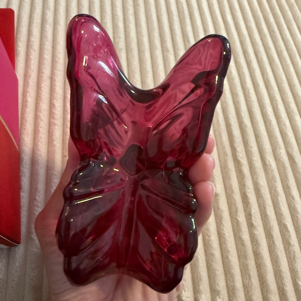 Carolina Herrera La Bomba Eau de Parfum - Red and Pink - Picture 5 of 6